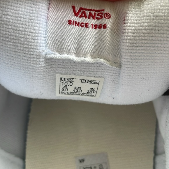 Vans - Picture 9 of 13